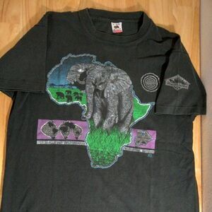 Vintage 80s Africa Elephant Illustration T-Shirt